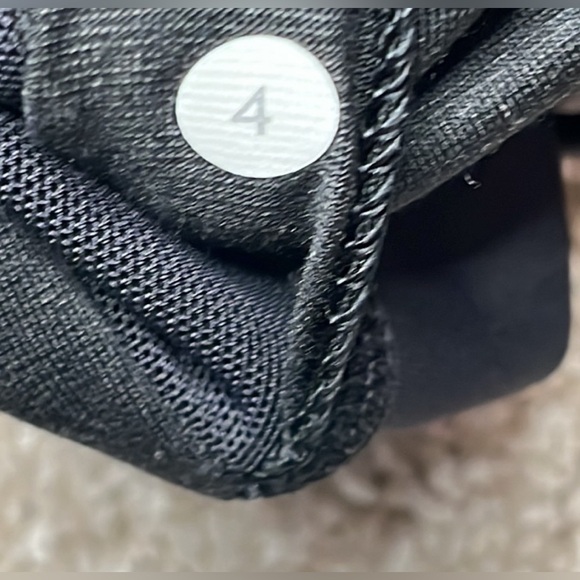 Lululemon Nouveau Black Limits Tank Top with Built in Bra Workout Shirt Size 4 - Picture 5 of 5